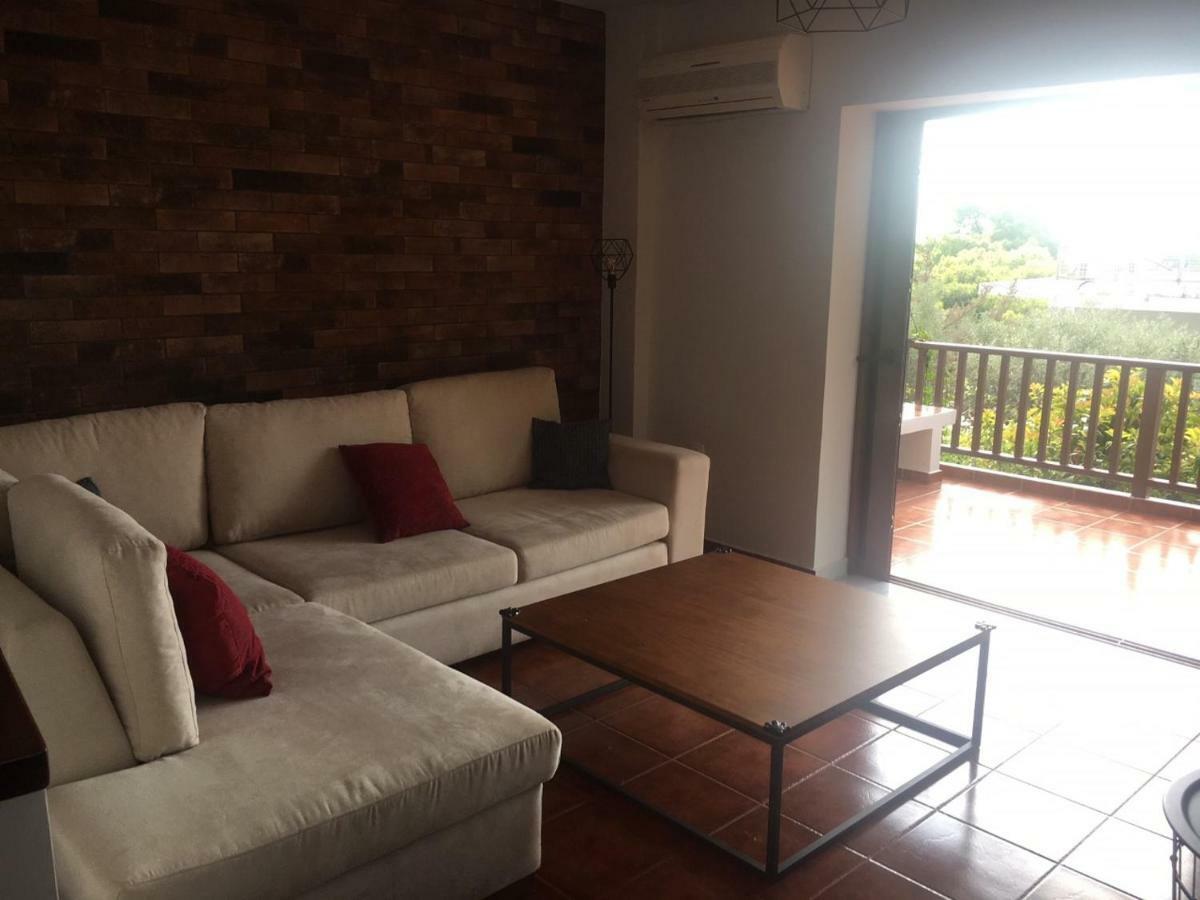 Villa Christina With Private Pool In Saronida, Near Stunning Beaches, Athens Airport & Sounio Exterior photo
